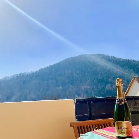 Au Pied Des Vignes à *